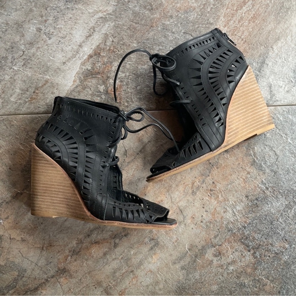 Jeffrey Campbell size 8.5 black